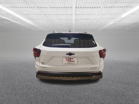 New 2025 Chevrolet Trax ACTIV w/ Sunroof Package image 7