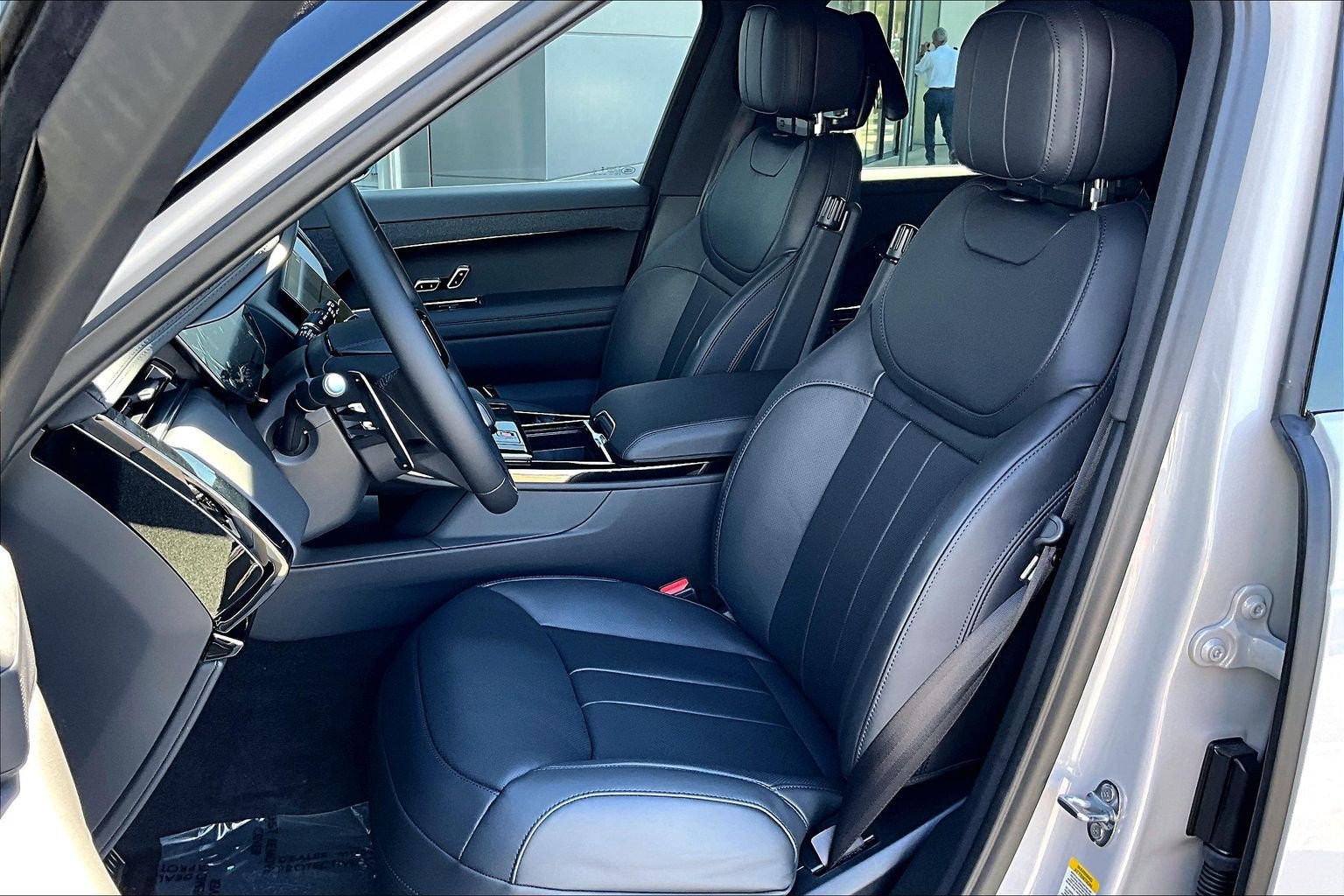 New 2027 Land Rover Range Rover Sport Dynamic SE AWD/4WD image 9