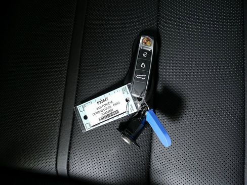 New 2026 Porsche Cayenne Coupe image 29