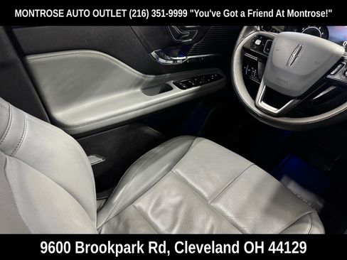 Used 2022 Lincoln Corsair AWD w/ Premium Package image 38