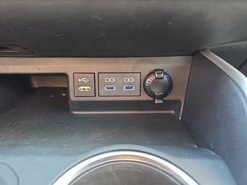 Used 2022 Toyota Highlander XLE image 31