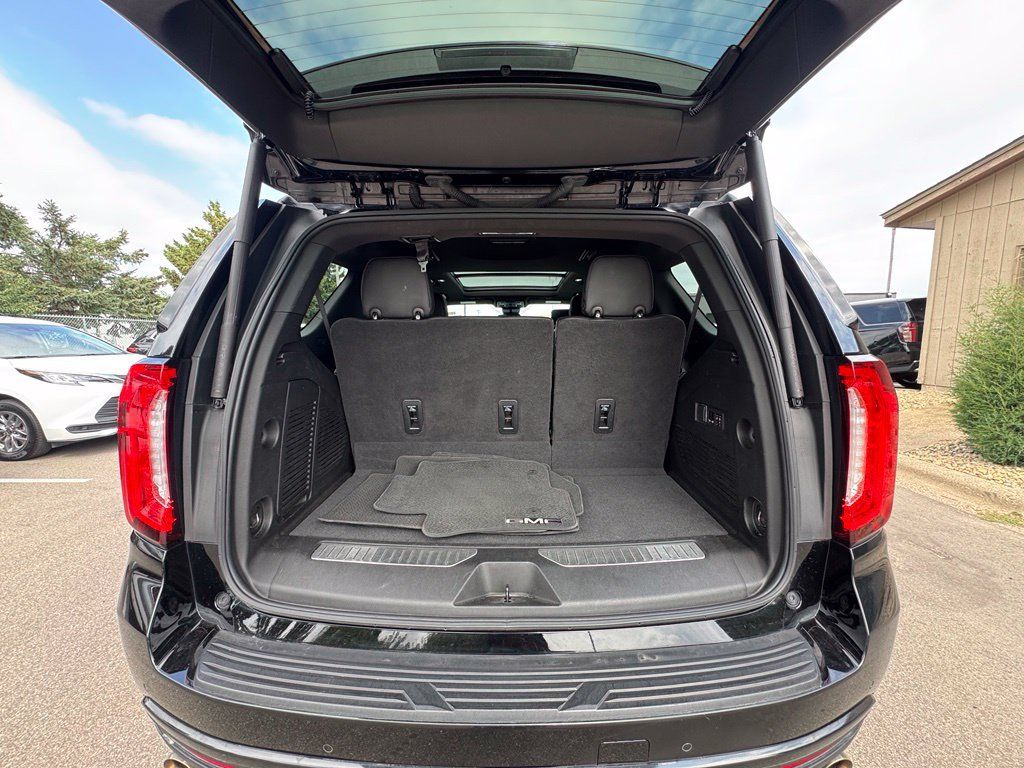 Used 2023 GMC Yukon Denali w/ Denali Reserve Package AWD/4WD image 43