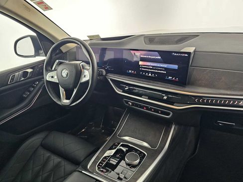 Used 2025 BMW X7 xDrive40i AWD/4WD image 11