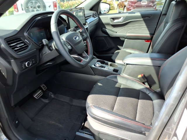 Used 2024 Ford Escape ST-Line w/ Tech Pack #1 AWD/4WD image 14