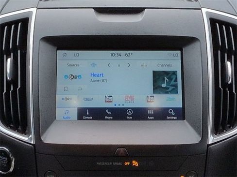 Used 2020 Ford Edge Titanium image 17