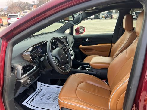 Used 2021 Chrysler Pacifica Pinnacle image 7