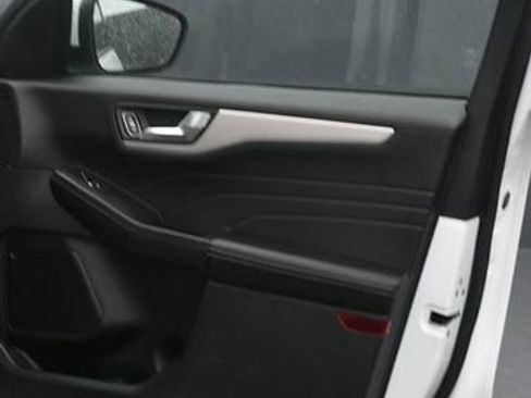 Used 2021 Ford Escape SE FWD image 9