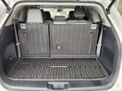 Certified 2022 Toyota Highlander LE image 23