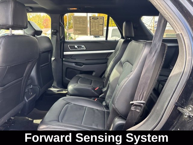 Used 2017 Ford Explorer XLT w/ Equipment Group 202A AWD/4WD image 25