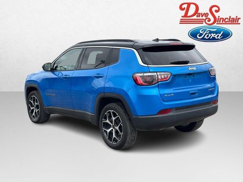 Used 2025 Jeep Compass Limited AWD/4WD image 9