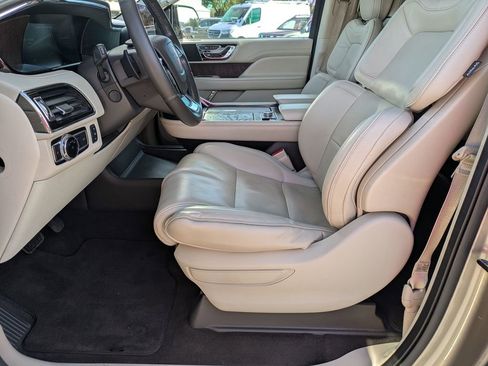 Used 2018 Lincoln Navigator L Reserve w/ Technology Package image 7