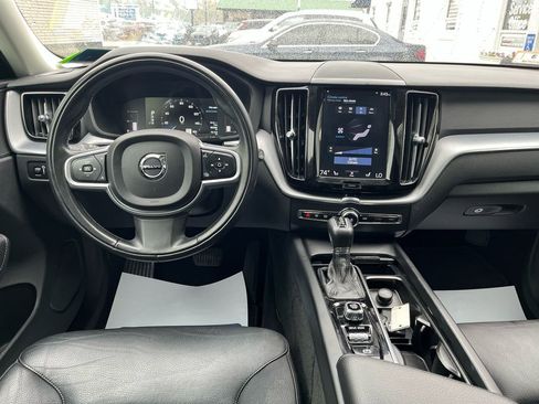 Used 2019 Volvo XC60 T6 Momentum w/ Premium Package AWD/4WD image 7