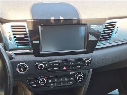 Used 2019 Kia Niro EX Premium FWD image 13