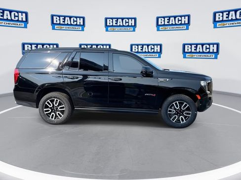 Used 2023 GMC Yukon AT4 w/ AT4 Premium Package AWD/4WD image 9