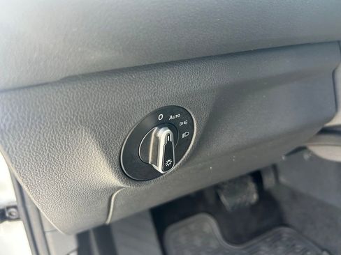 Used 2023 Volkswagen Jetta SE image 52