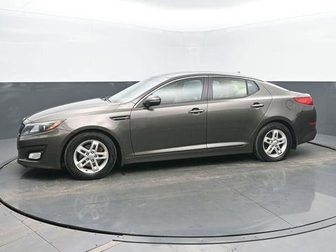 Used 2015 Kia Optima LX image 2