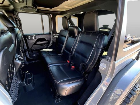 Used 2018 Jeep Wrangler Unlimited Rubicon AWD/4WD image 27