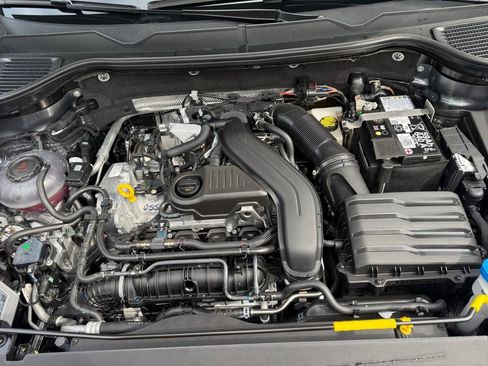 New 2026 Volkswagen Taos SE AWD/4WD image 16