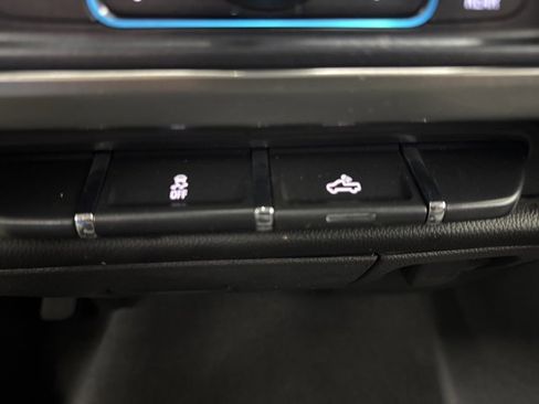 Used 2018 Chevrolet Silverado 1500 LT w/ All Star Edition image 19