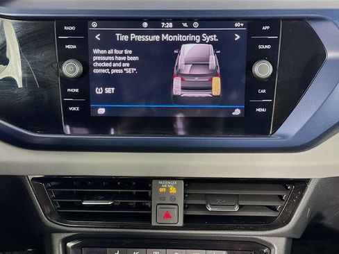 Used 2023 Volkswagen Taos SE image 31