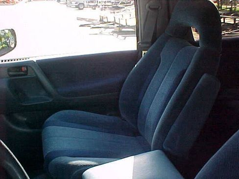 Used 1991 Toyota Previa LE RWD image 18