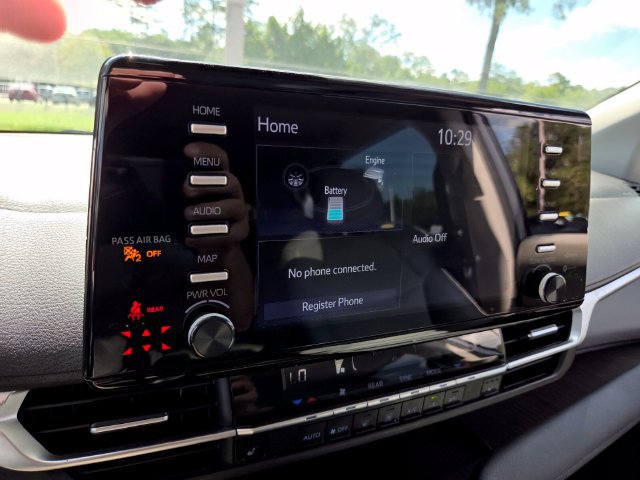 Used 2023 Toyota Sienna XLE FWD image 27