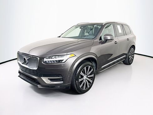 Used 2024 Volvo XC90 B6 Plus image 3
