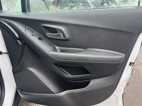 Used 2020 Chevrolet Trax LS w/ Tint and Cruise Package image 10