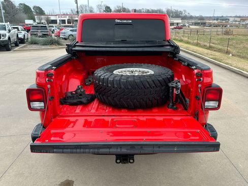 Used 2022 Jeep Gladiator Rubicon w/ Cold Weather Group image 24