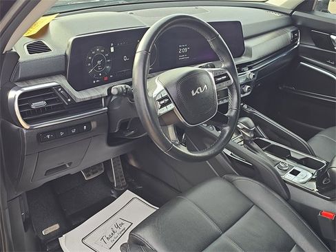 Used 2023 Kia Telluride AWD image 5