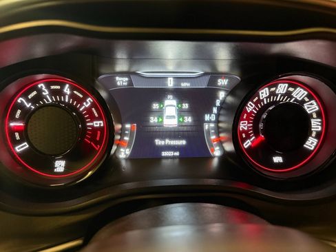 Used 2021 Dodge Challenger SXT w/ Blacktop Package image 9