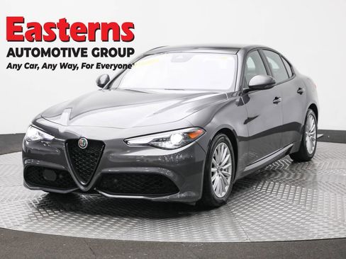 Used 2023 Alfa Romeo Giulia Sprint image 1