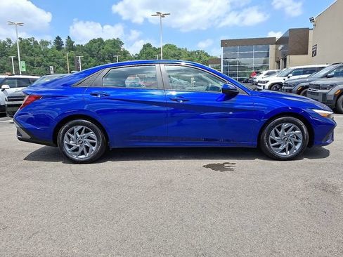 Certified 2024 Hyundai Elantra SEL FWD image 7