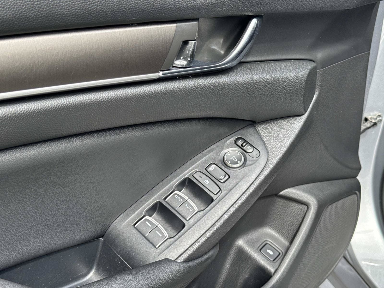 Used 2019 Honda Accord LX image 17