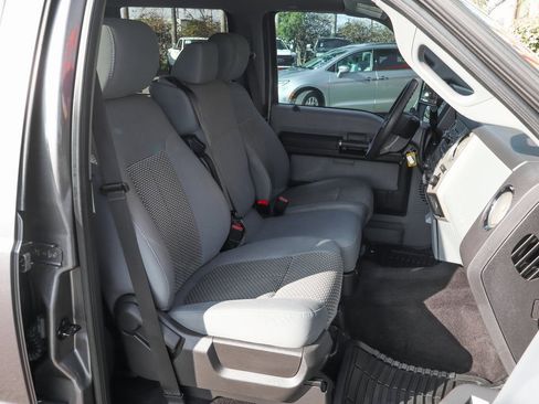 Used 2012 Ford F250 XLT w/ XLT Premium Pkg image 40