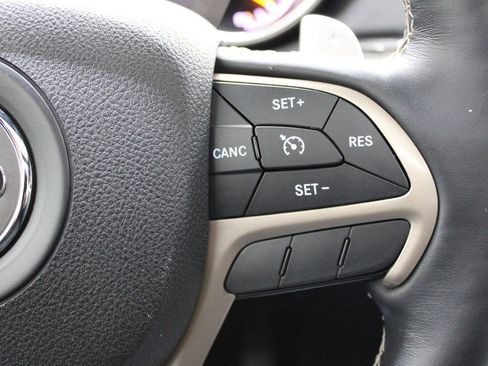 Used 2015 Jeep Grand Cherokee Overland image 22