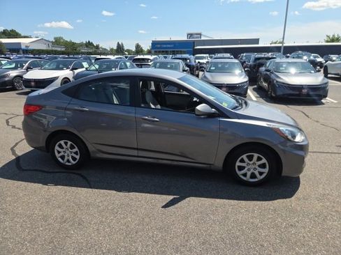 Used 2014 Hyundai Accent GLS FWD image 4