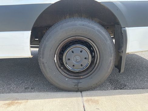 Used 2024 Mercedes-Benz Sprinter 2500 image 16