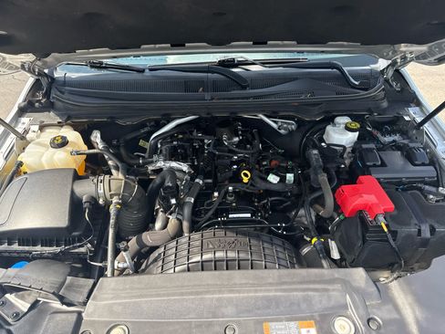 Used 2019 Ford Ranger XLT w/ Equipment Group 302A Luxury AWD/4WD image 16