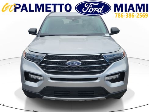 Used 2023 Ford Explorer XLT w/ Equipment Group 202A RWD image 2