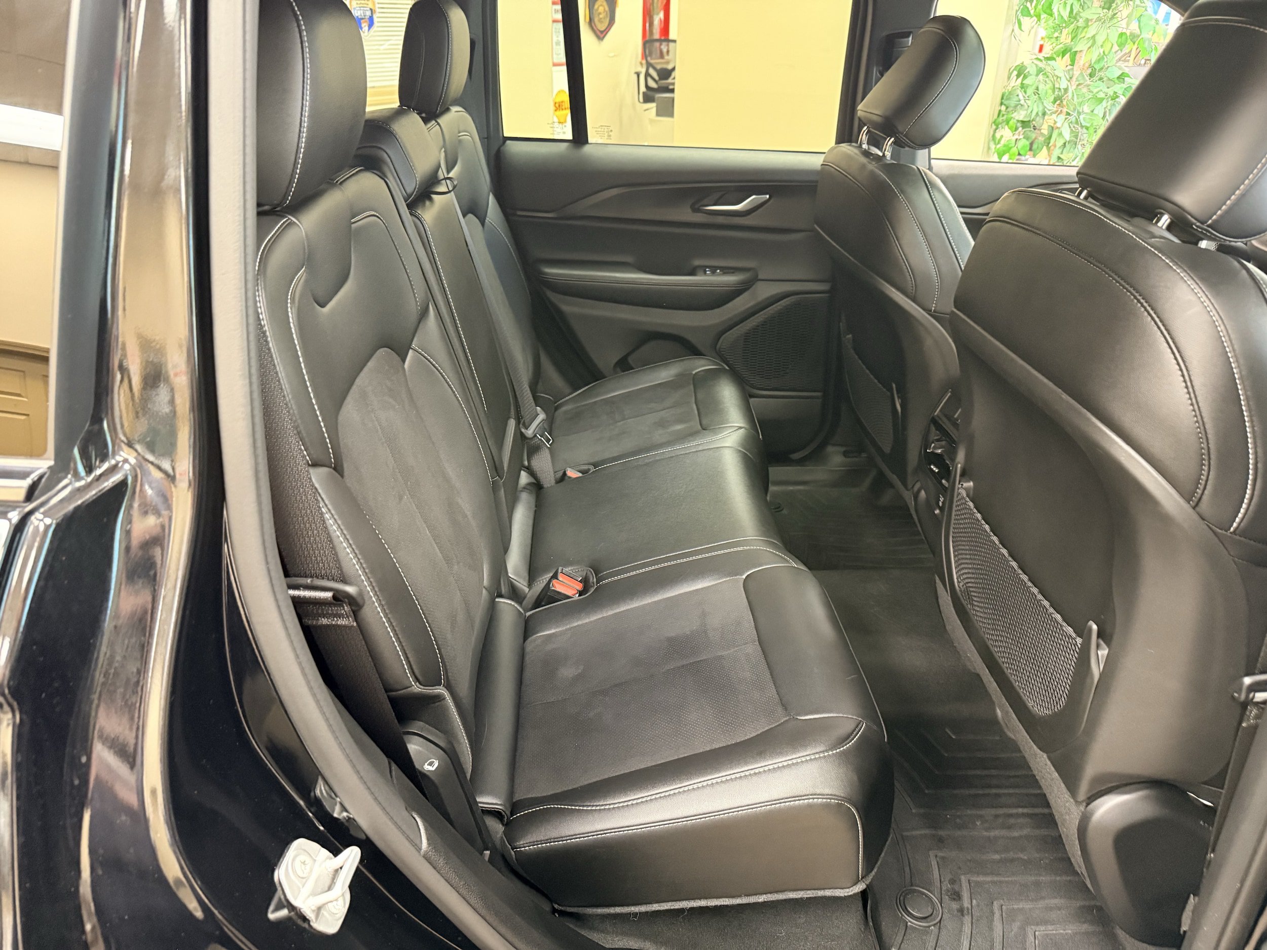 Used 2023 Jeep Grand Cherokee Altitude AWD/4WD image 41