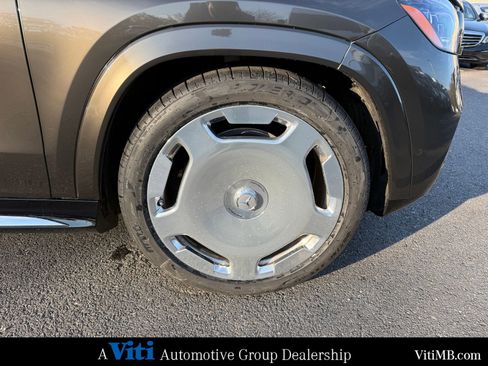 Certified 2024 Mercedes-Benz Maybach GLS 600 4MATIC image 15