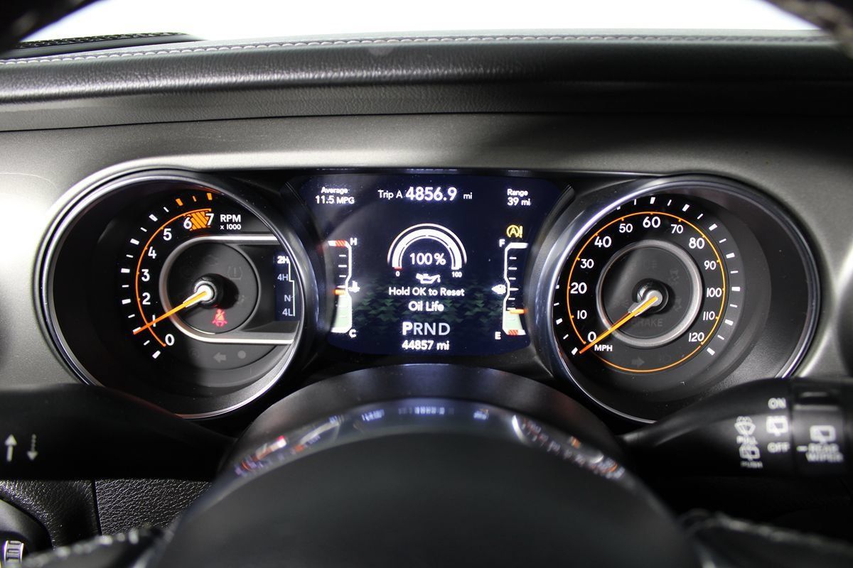 Used 2022 Jeep Wrangler Unlimited Sahara AWD/4WD image 10