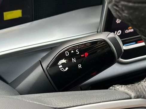 New 2026 Volkswagen Tiguan SE R-Line FWD image 19