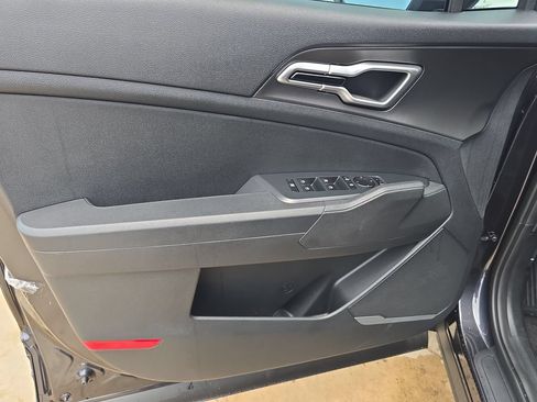 New 2026 Kia Sportage LX FWD image 17