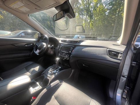 Used 2018 Nissan Rogue SL w/ Premium Package FWD image 46