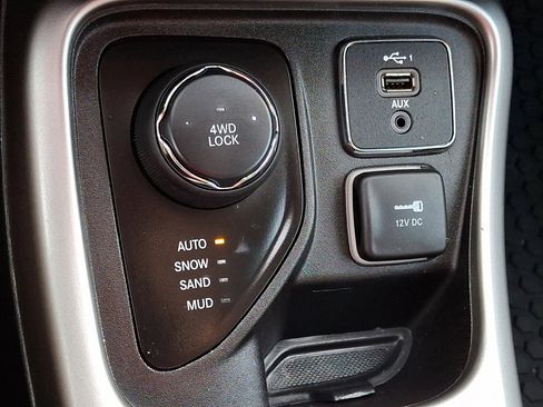 Used 2020 Jeep Compass Latitude w/ Popular Equipment Group image 31