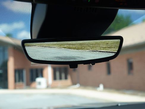 New 2025 Chevrolet Suburban Premier image 23