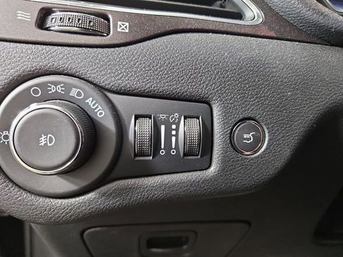 Used 2022 Jeep Cherokee Trailhawk w/ Comfort/Convenience Group image 27