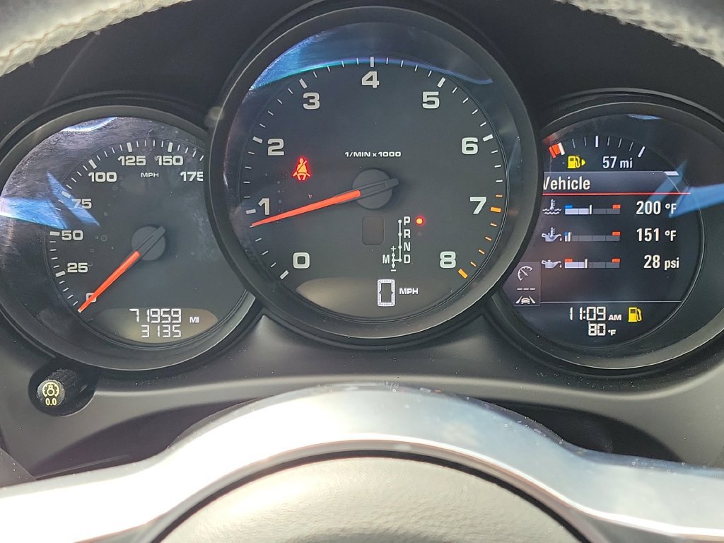 Used 2018 Porsche Macan AWD/4WD image 30